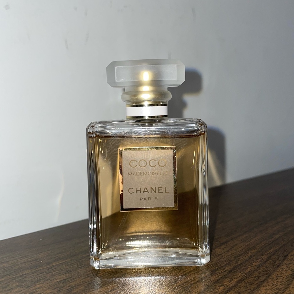 CHANEL - Coco Mademoiselle Eau de Parfum *slightly used* - Picture 3 of 4